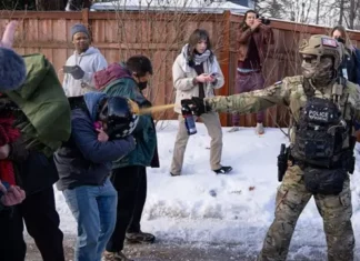 Minneapolis cierra escuelas tras la muerte de una mujer en operativo del ICE