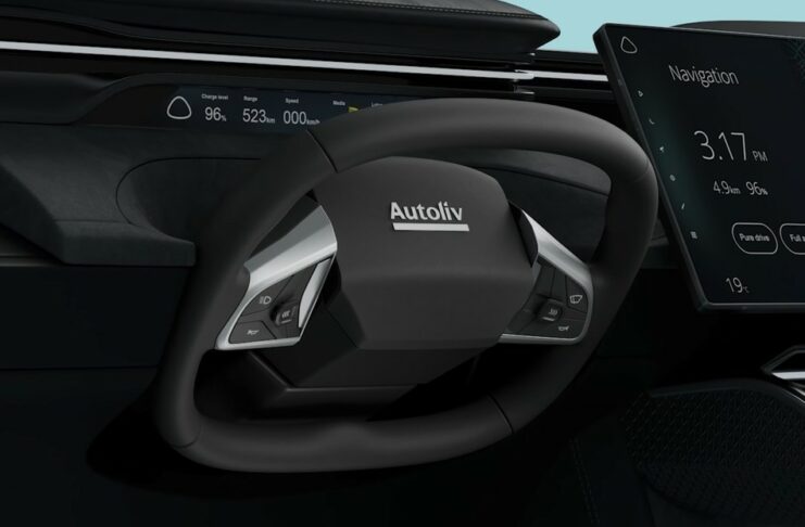 Se presenta el primer volante retráctil para coches autónomos