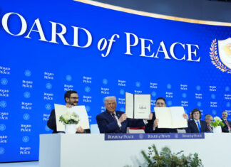 Trump firma la carta del Consejo de Paz
