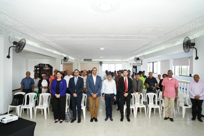 Defensor del Pueblo y Donantes RD sensibilizan a Hermandad de Veteranos sobre donación de sangre