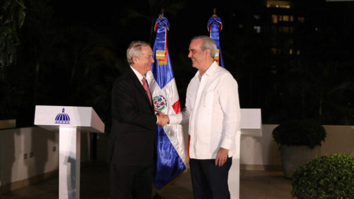 Abinader y presidente electo de Chile fortalecen lazos bilaterales