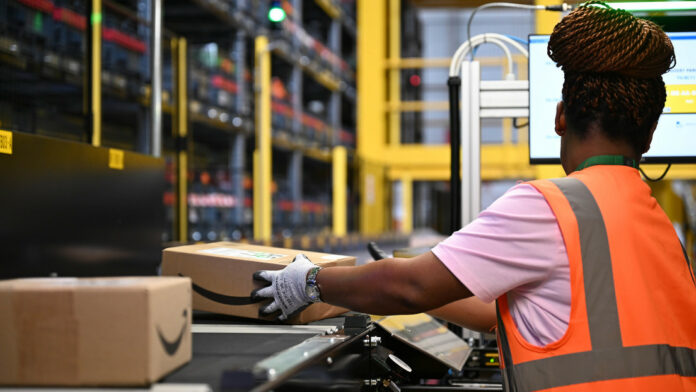 Amazon prepara otra ola masiva de despidos corporativos