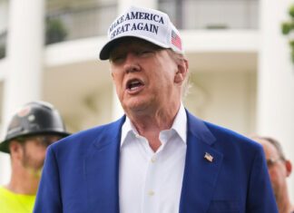 Podemos llama a «aislar internacionalmente» a Trump
