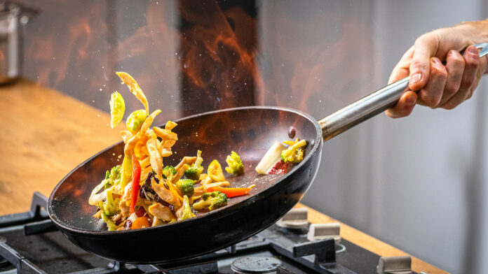 ¿Por qué los utensilios de cocina antiadherentes pueden dañar gravemente la salud humana?