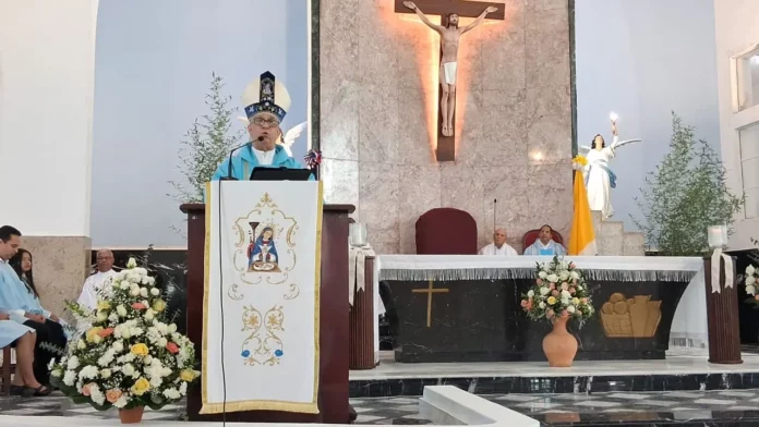 Arzobispo de Santiago alerta sobre corrupción y amenaza ambiental en misa de la Altagracia