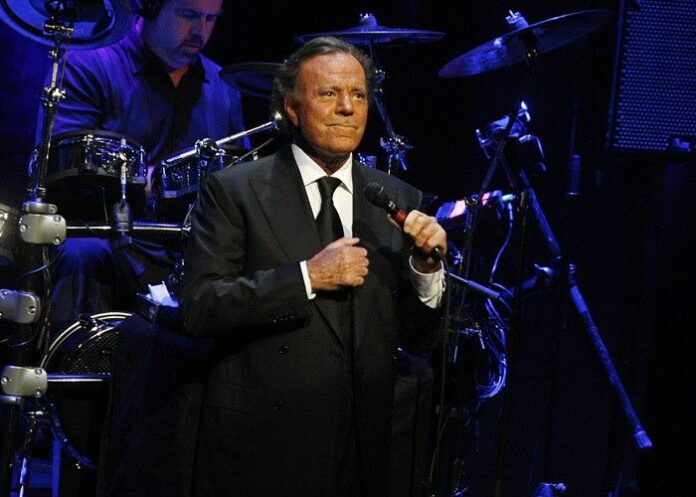 Fiscalía española investiga denuncias contra Julio Iglesias por abuso sexual