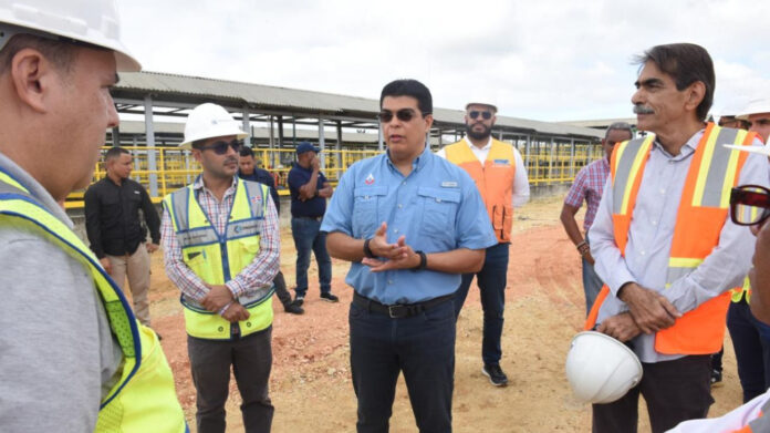 Caasd supervisa avances de ampliación acueducto Barrera de Salinidad