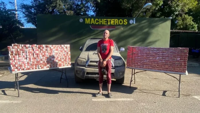 Detienen hombre con más de 88 mil unidades de cigarrillos en Valverde