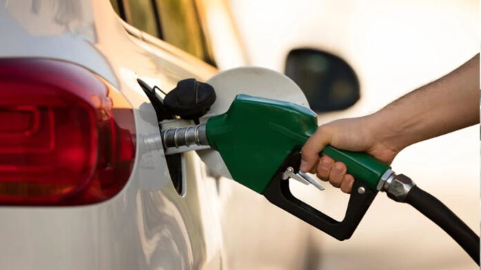Gobierno mantiene precios de combustibles esenciales