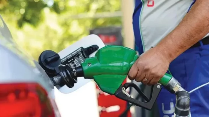 Gobierno mantiene precios de combustibles esenciales