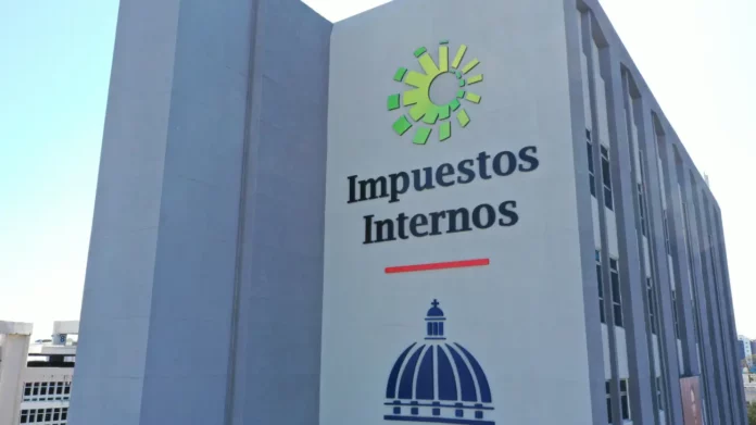 Abinader designa nuevos subdirectores en la DGII