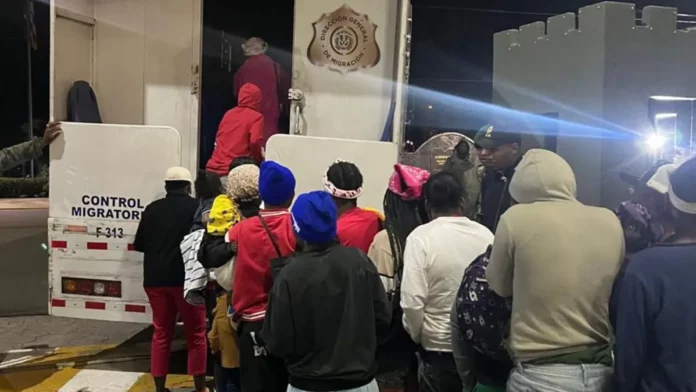 Ejército y Migración detienen 153 haitianos indocumentados en Constanza