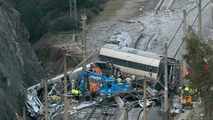 Ascienden a 45 las víctimas mortales de la catástrofe ferroviaria en España
