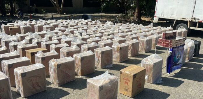 Apresan a cuatro personas y ocupan 1.6 millones de cigarrillos en operativo en Navarrete