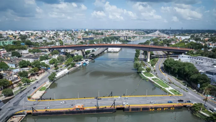 Puente Flotante del Ozama cerrará este sábado por paso de embarcación