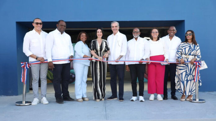 Abinader inaugura moderno mercado municipal en Las Matas de Farfán
