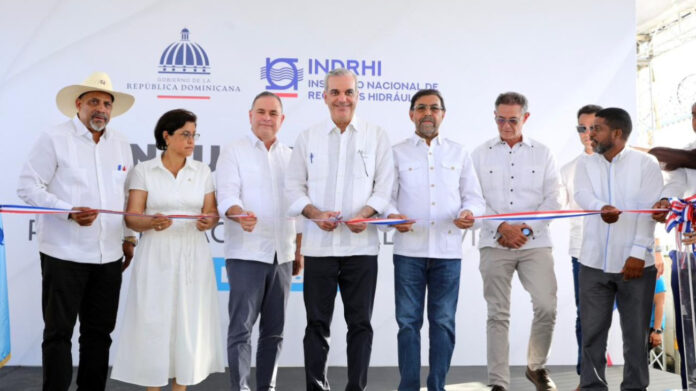 Presidente Abinader entrega obras hidráulicas en Dajabón