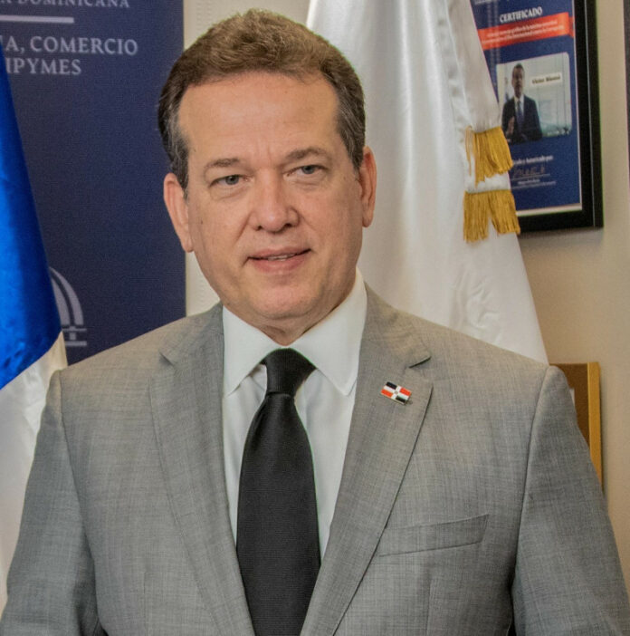 Ito Bisonó es designado como ministro de Viviendas y Edificaciones