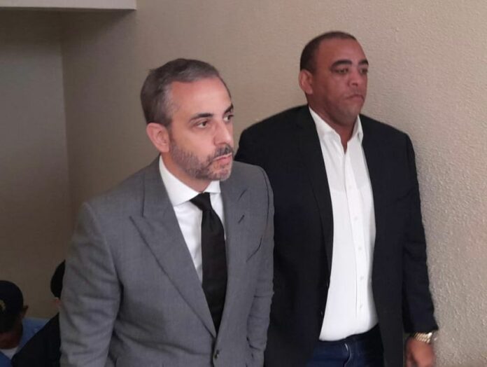 Hermanos Espaillat llegan al Palacio de Justicia para audiencia de peritaje del Jet Set