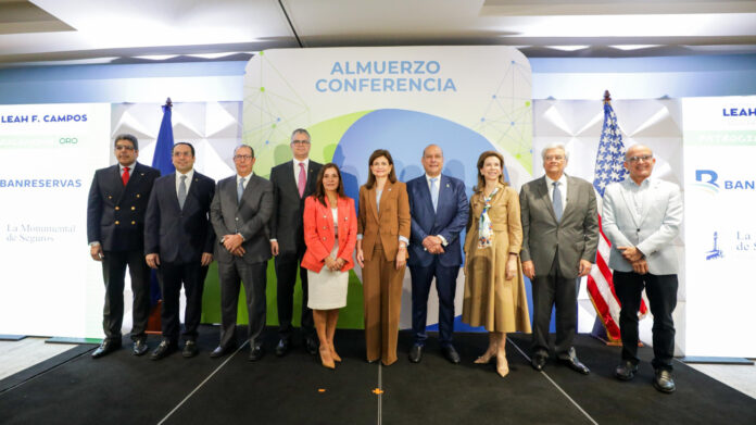 Raquel Peña y embajadora Leah Campos coinciden en la visión de Santiago como motor del desarrollo nacional