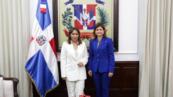 Raquel Peña deja juramentada a Mayra Jiménez al frente de Supérate