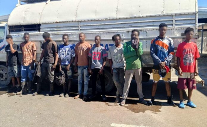 Migración detiene a 837 extranjeros irregulares y deporta a 686