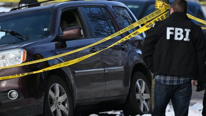 Mujer muere tiroteada por un agente del ICE durante una redada en Minnesota