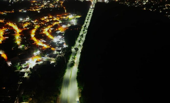 RD Vial instala lámparas solares y refuerza la iluminación en la región Sur