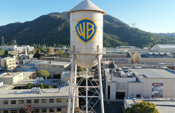 Warner Bros. rechaza oferta de compra de Paramount por no "ofrecer el valor suficiente"