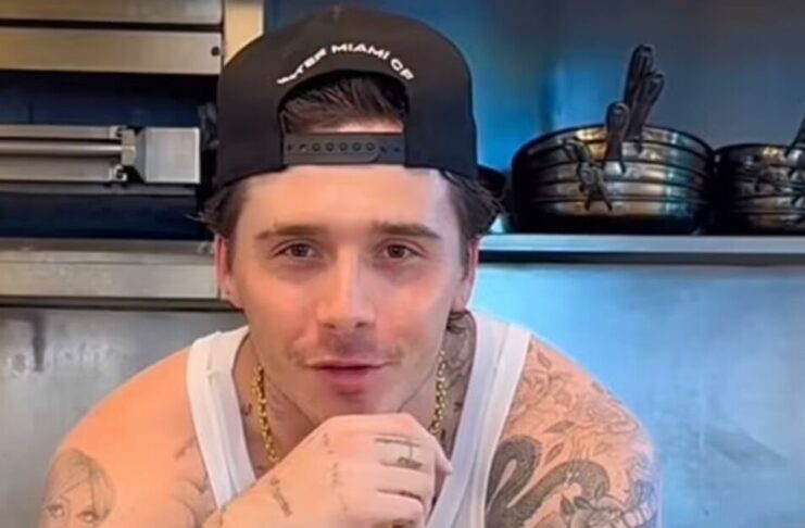 Brooklyn Beckham borra el tatuaje dedicado a su padre en medio del drama familiar