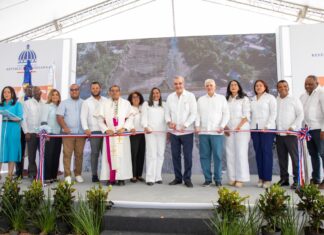 Abinader inaugura puente sobre río Viajama en municipio de Las Yayas, Azua