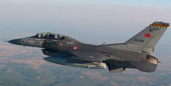 Se-estrello-un-avion-de-combate-en-Turquia