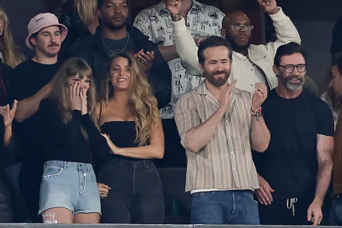 Taylor-Swift-duda-en-invitar-a-Blake-Lively-a-su-b-4