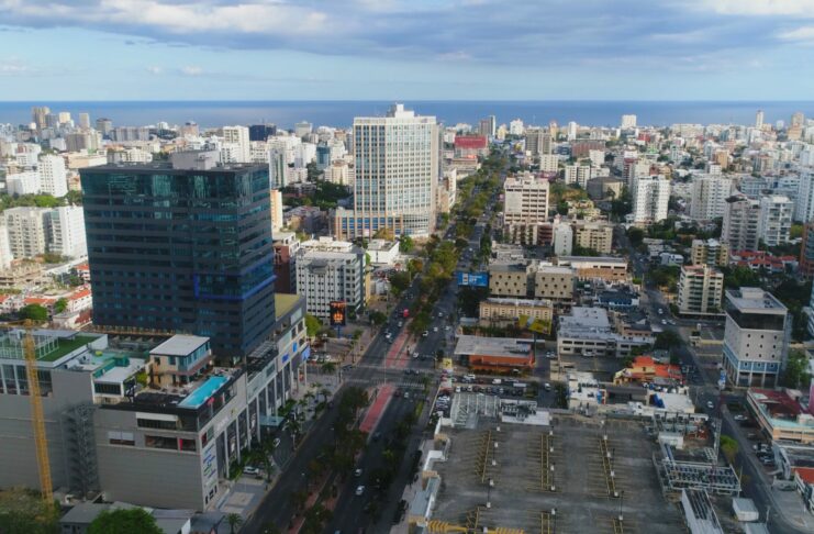 Activos de bancos múltiples RD crecieron 9.8 % en 2025; tasas de interés se redujeron en 13.3 %