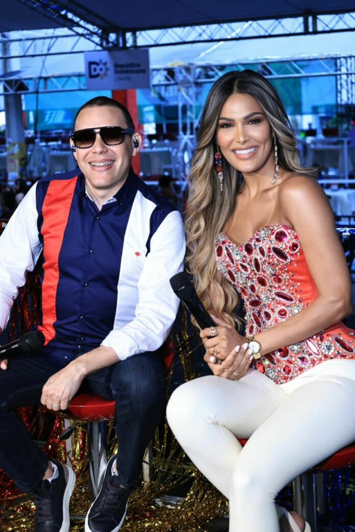 Caroline Aquino y Oliver Peña impactan en la primera gran salida del Carnaval Vegano 2026