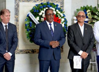 IDOPPRIL rinde honor a los padres de la patria con ofrenda floral