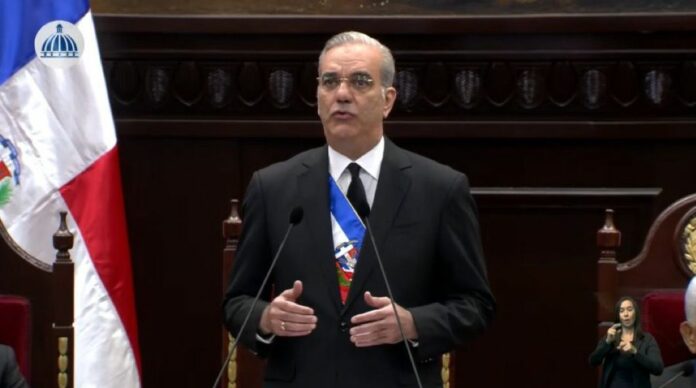 Abinader presenta su plan Meta RD 2036 y destaca crecimiento económico