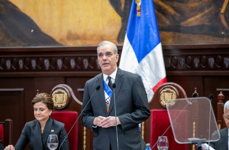 Gobierno entrega 2,125 viviendas en 2025 y anuncia más de 3,000 nuevas soluciones habitacionales