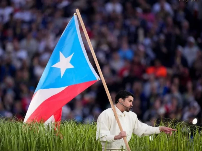 Bad Bunny lleva la historia y cultura de Puerto Rico a un histórico show de Super Bowl