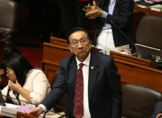 Nuevo presidente de Perú es citado a juicio un día después de ser elegido