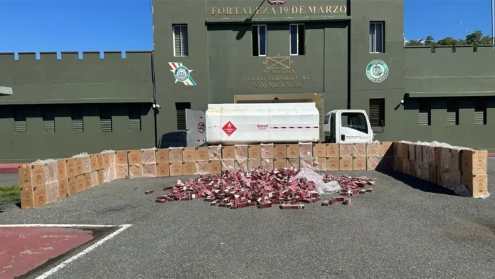 Ejército ocupa contrabando de más de un millón de cigarrillos oculto en camión tanquero en Azua