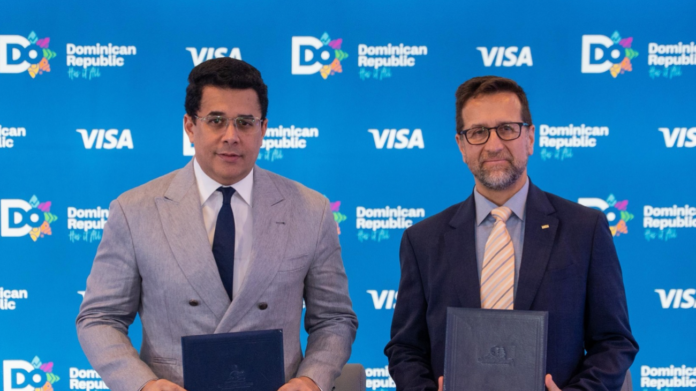 David Collado firma acuerdo con Visa para fortalecer la promoción turística de RD