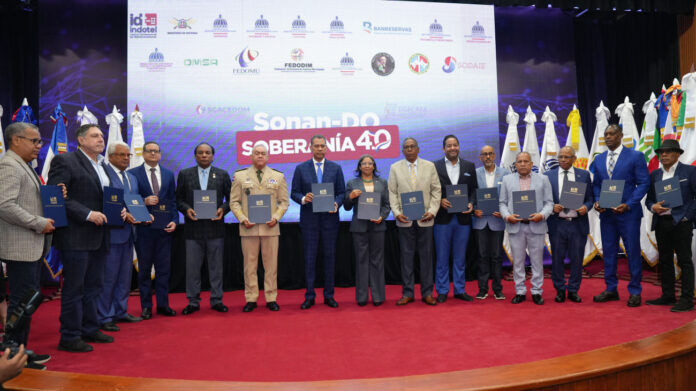 Gobierno lanza «SonanDO» para fortalecer la soberanía radioeléctrica, la identidad cultural y el desarrollo fronterizo