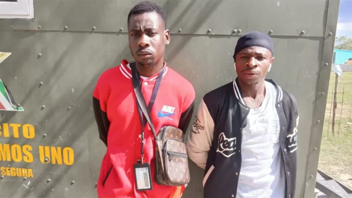 Ejército detiene dos extranjeros indocumentados con presunta marihuana en Pedernales