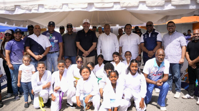 Inefi lleva deporte, salud y esperanza a San Cristóbal con jornada “Inefi con el Barrio”