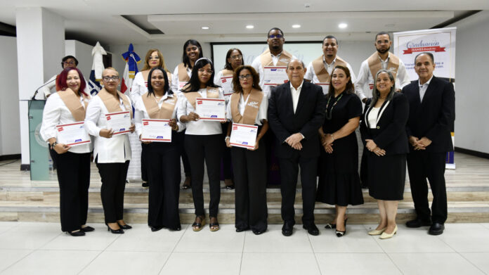 Infotep certifica a más de 300 trabajadores del sector de zonas francas en SDE