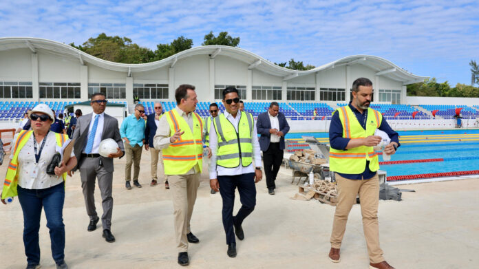 Kelvin Cruz e Ito Bisonó inspeccionan avances de obras para Juegos Centroamericanos