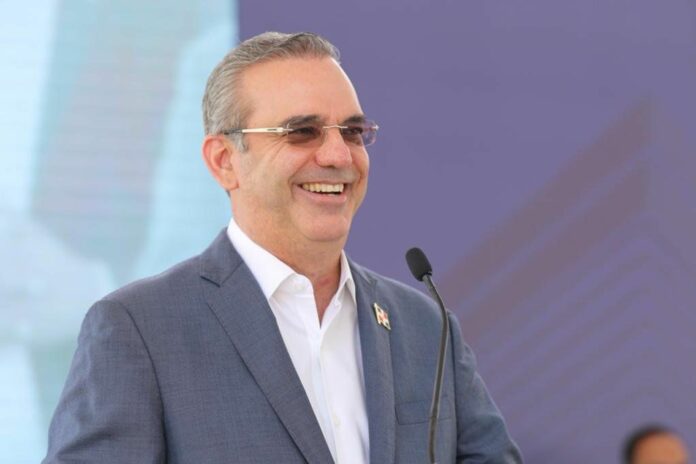 Abinader felicita a presidenta electa de Costa Rica y reafirma compromiso democrático