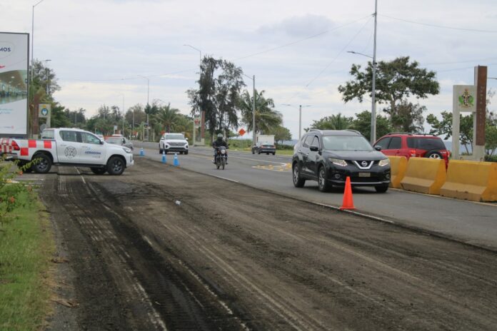 RD Vial y MOPC repavimentan la deteriorada Ruta 66 hacia el AILA