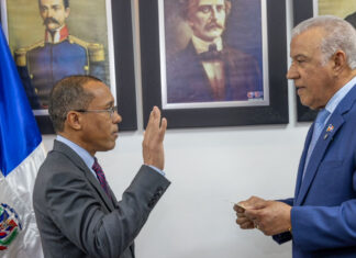 Juramentan a Geraldo Espinosa Pérez como contralor general de la República